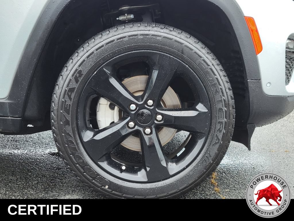 Used 2023 Jeep Grand Cherokee Limited w/ Luxury Tech Group II RWD image 11