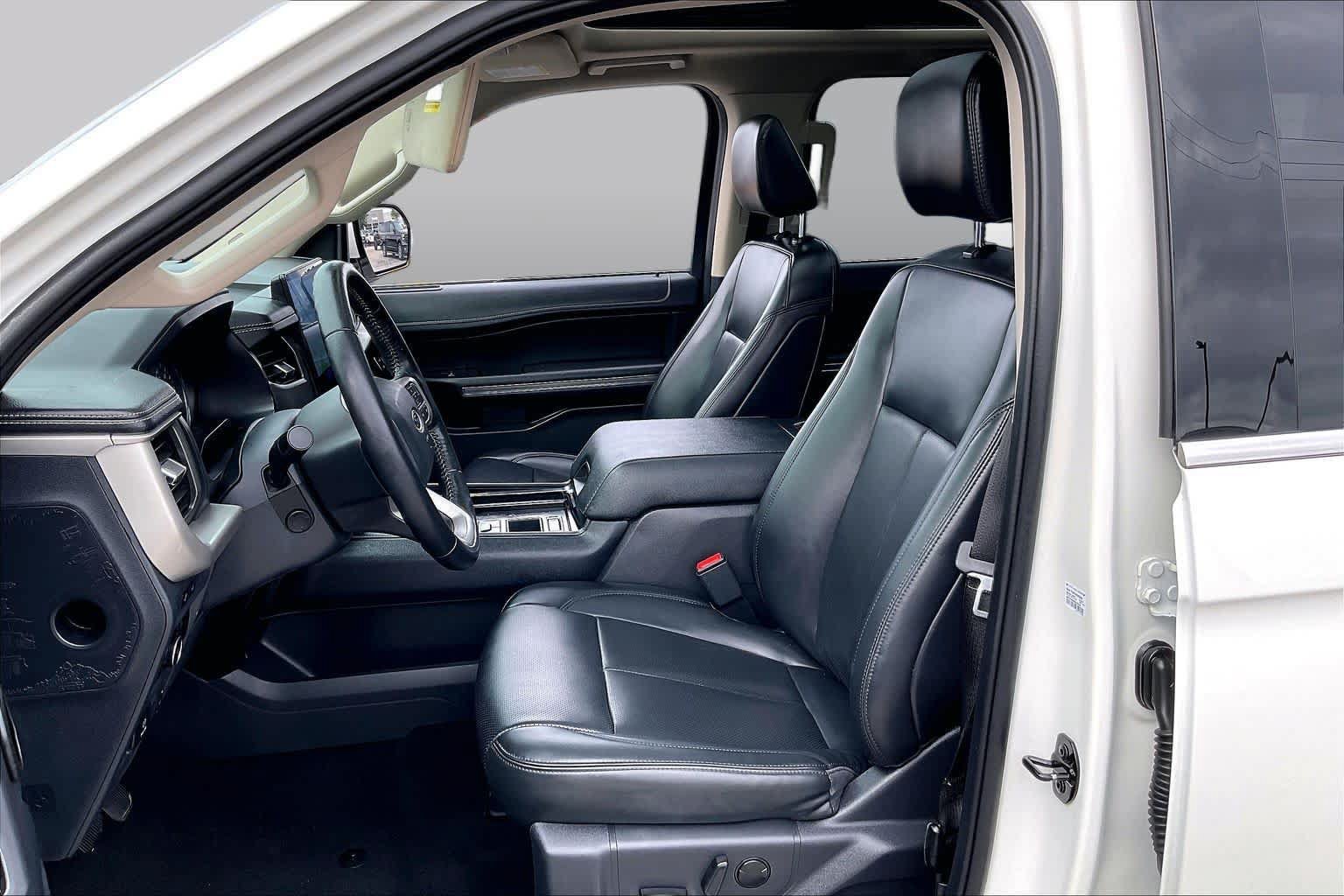 Certified 2024 Ford Expedition XLT RWD image 8