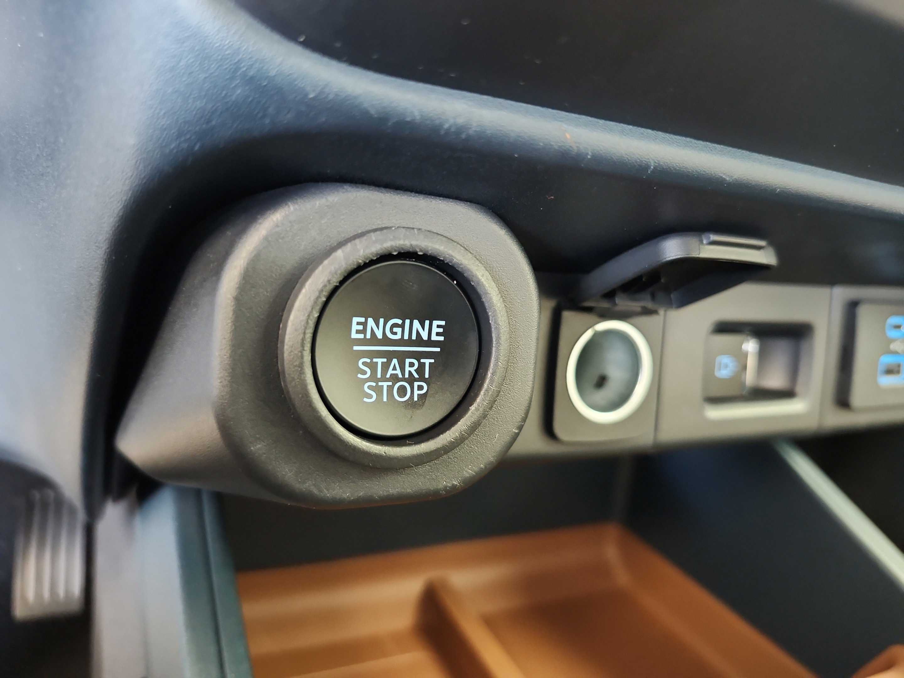 Certified 2024 Ford Maverick Lariat FWD image 28
