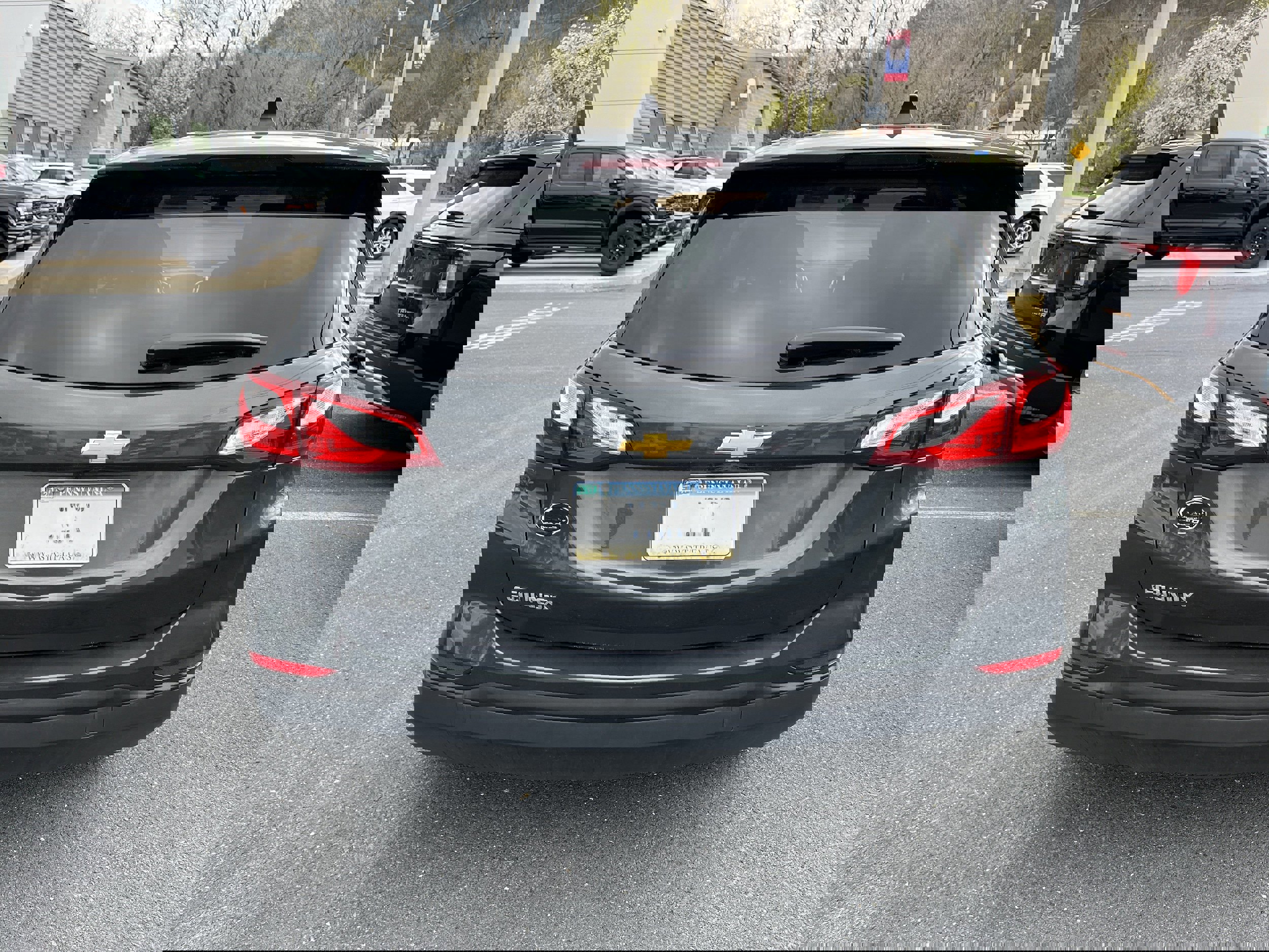 Used 2020 Chevrolet Equinox LS w/ LS Convenience Package image 4