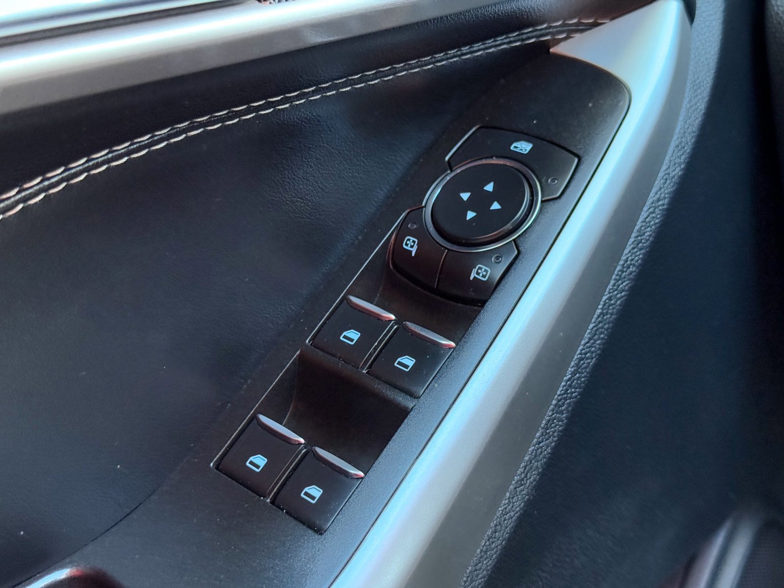 Certified 2022 Ford Explorer XLT w/ Equipment Group 202A image 34