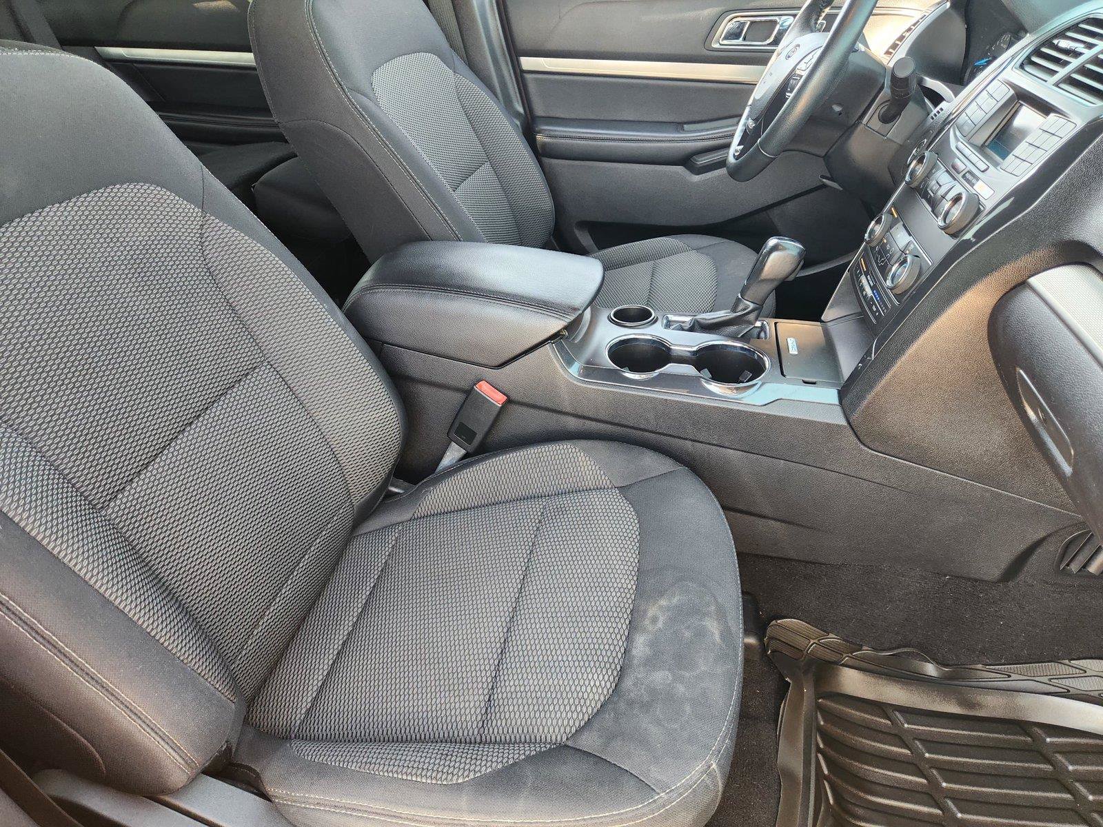 Certified 2019 Ford Explorer XLT FWD image 11