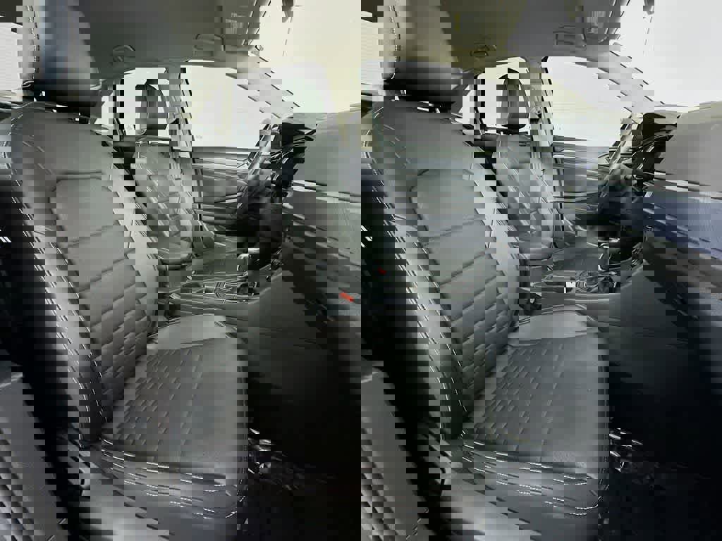 Used 2024 Volkswagen Jetta SE image 17