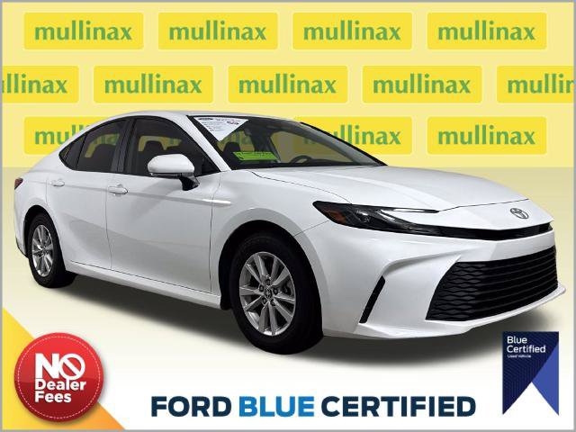 Used 2025 Toyota Camry LE w/ Convenience Package FWD image 1