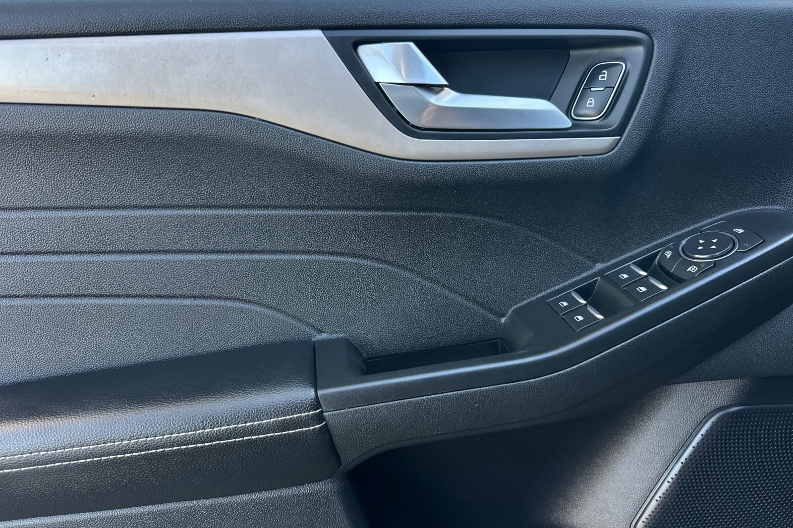 Certified 2022 Ford Escape SEL image 10