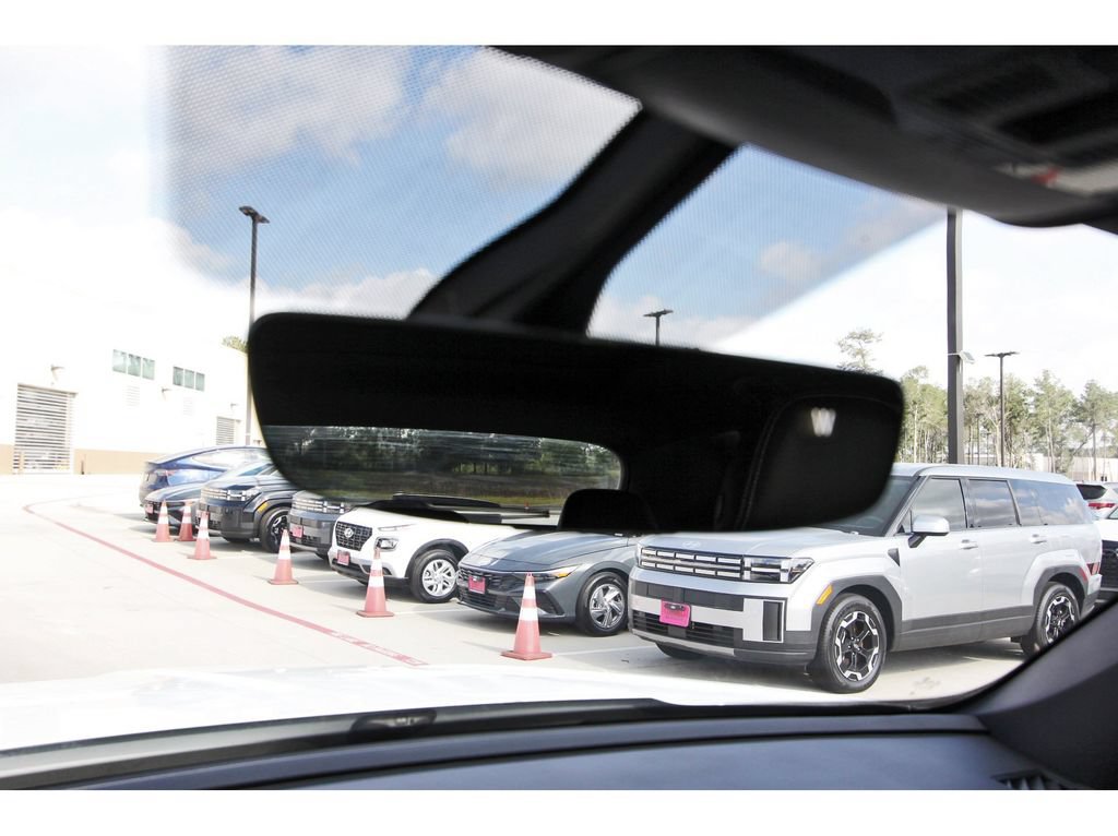 Used 2021 Volkswagen Atlas Cross Sport SE FWD image 22