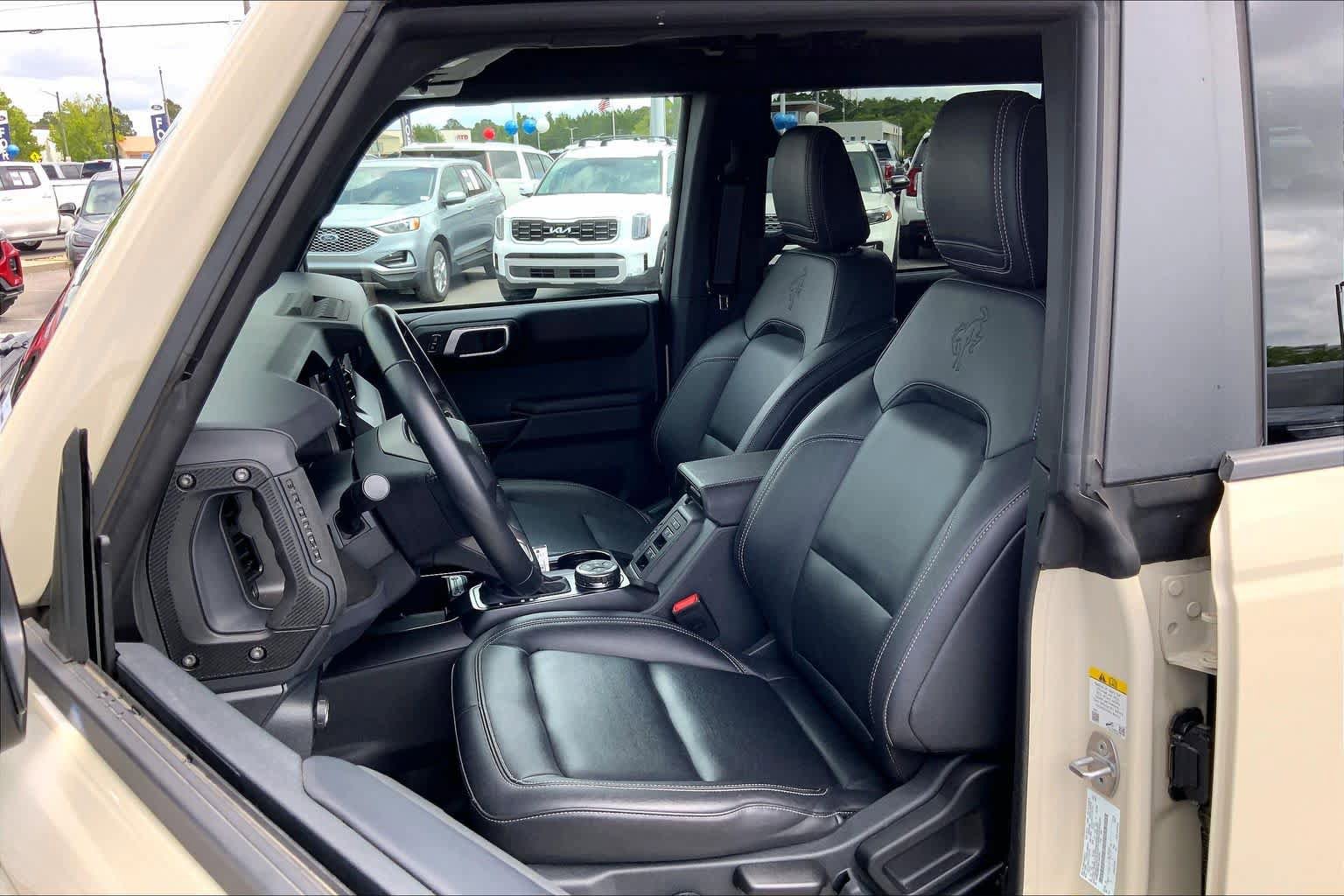 Certified 2025 Ford Bronco Badlands AWD/4WD image 9