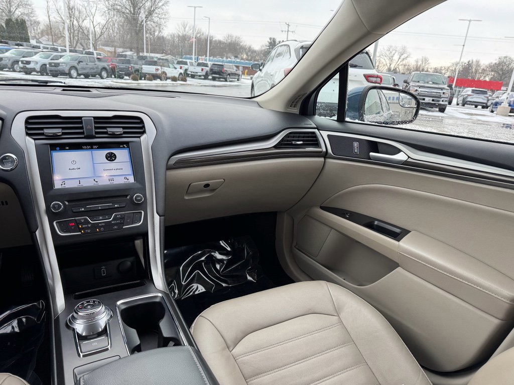 Certified 2018 Ford Fusion SE w/ Fusion SE Technology Package image 22