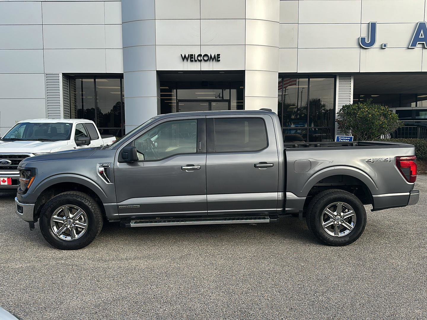 Certified 2024 Ford F150 XLT w/ Mobile Office Package image 19