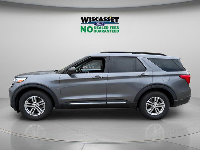 Certified 2022 Ford Explorer XLT w/ Equipment Group 202A AWD/4WD image 2
