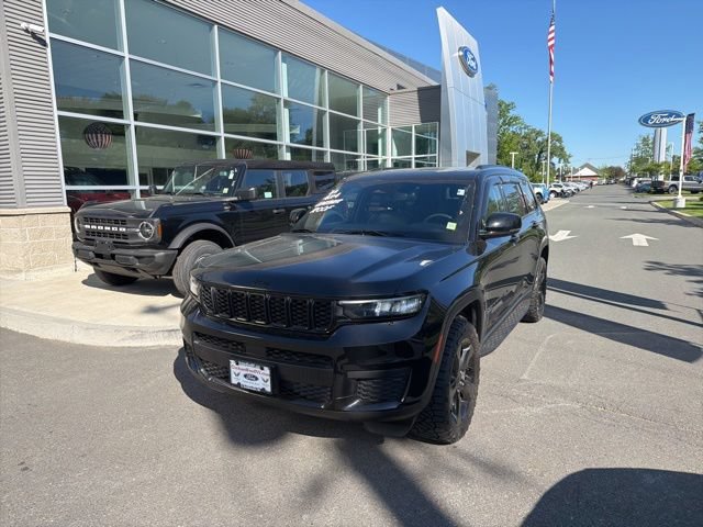 Used 2023 Jeep Grand Cherokee L Laredo AWD/4WD image 1