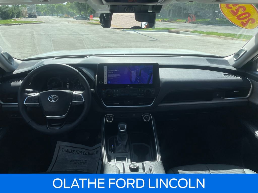 Used 2025 Toyota Grand Highlander AWD image 25