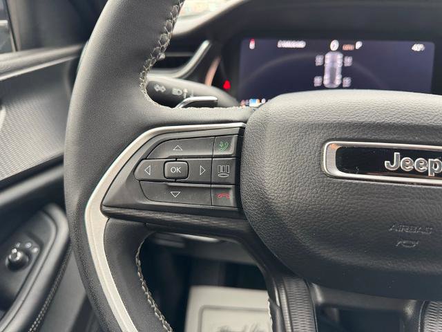 Used 2024 Jeep Grand Cherokee Altitude image 21