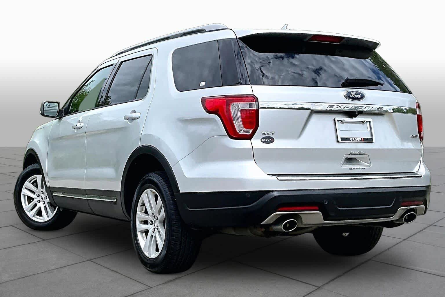 Certified 2018 Ford Explorer XLT w/ Equipment Group 201A AWD/4WD image 12