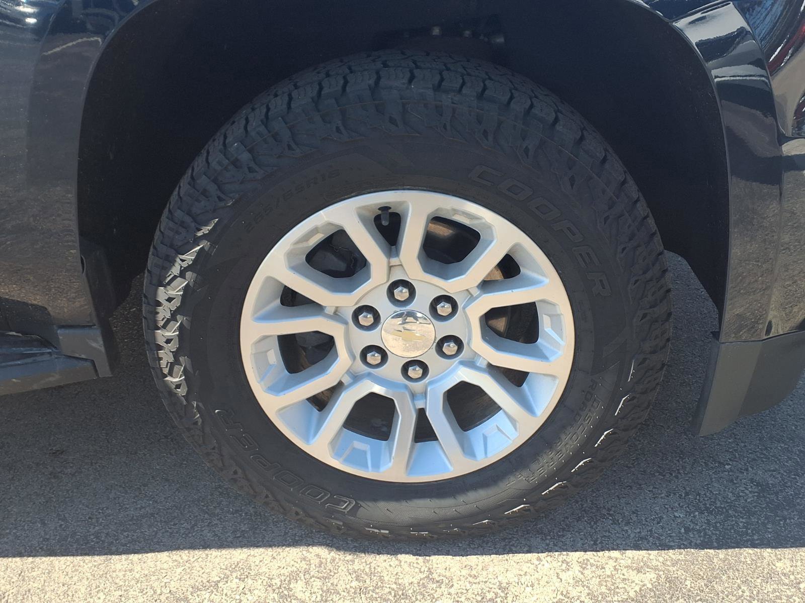 Used 2019 Chevrolet Tahoe LT w/ Luxury Package image 9