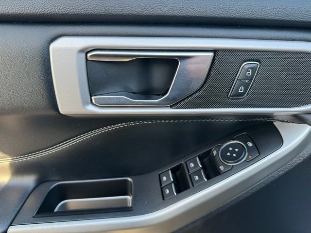 Certified 2022 Ford Explorer XLT w/ Equipment Group 202A image 10