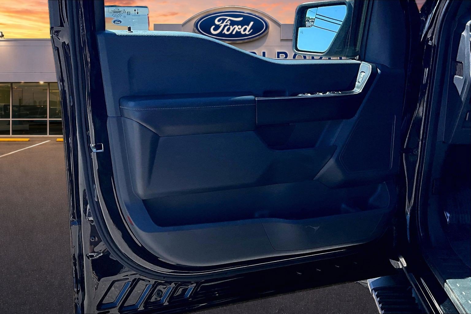 Certified 2022 Ford F150 XL w/ STX Black Appearance Package AWD/4WD image 23