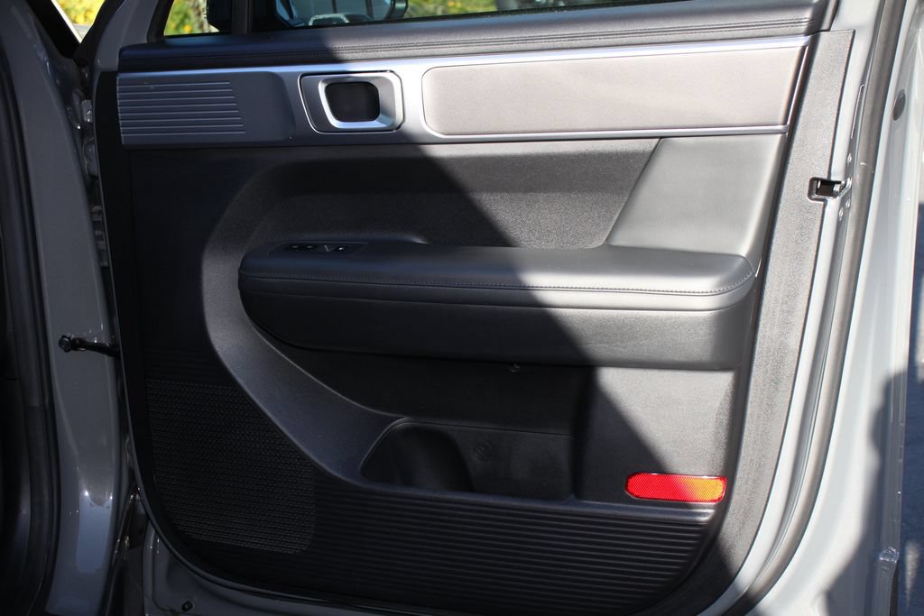 Used 2025 Hyundai Santa Fe SEL FWD image 27