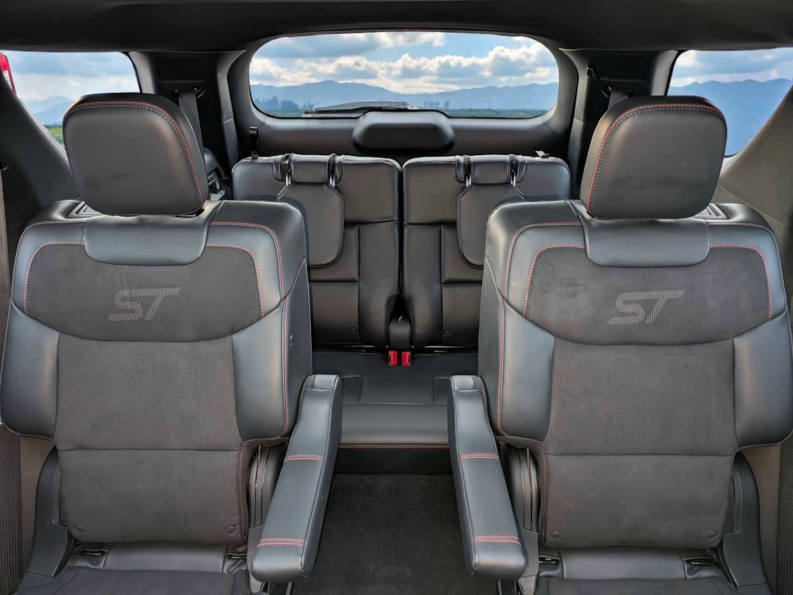 Certified 2025 Ford Explorer ST image 24
