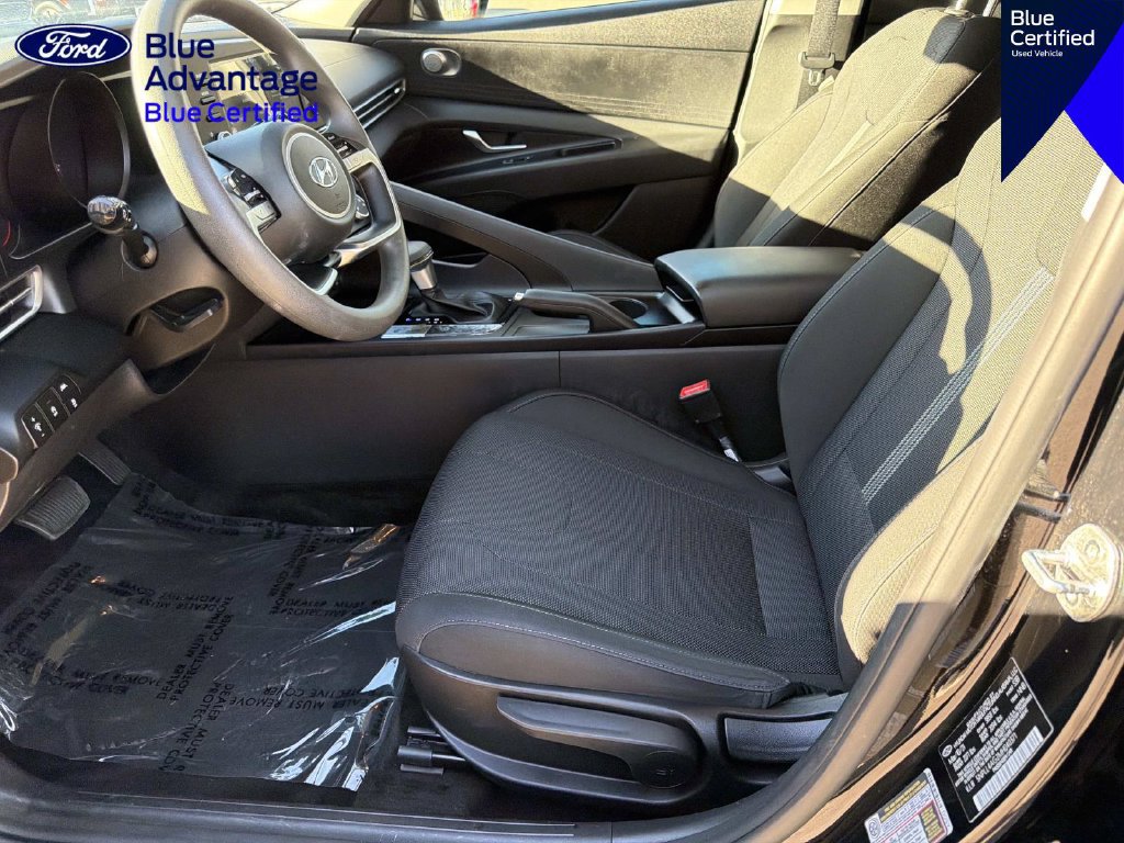 Used 2021 Hyundai Elantra SE FWD image 16
