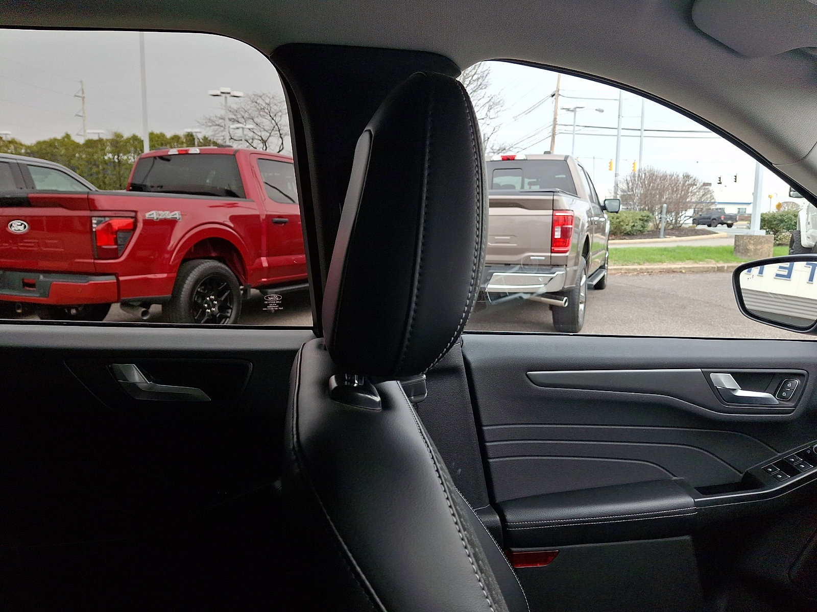 Certified 2023 Ford Escape SE image 12