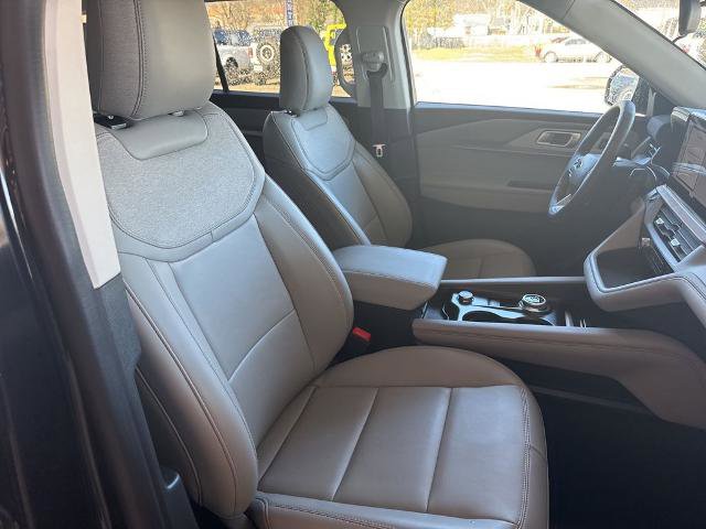 Certified 2025 Ford Explorer Active w/ Active Comfort Package RWD image 21