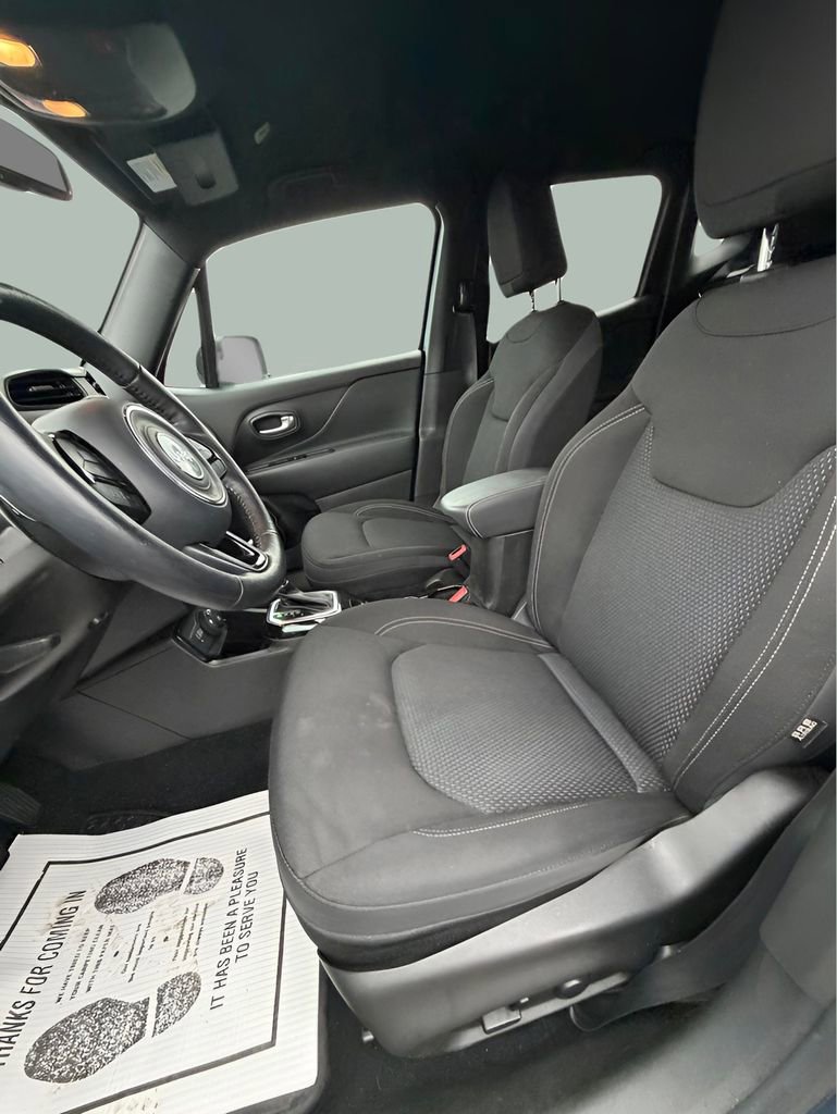 Used 2022 Jeep Renegade Altitude w/ Convenience Group AWD/4WD image 11