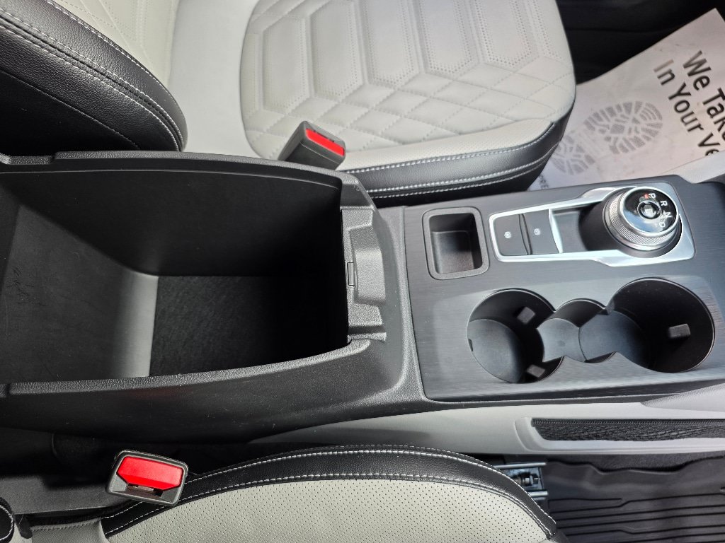 Certified 2023 Ford Escape Platinum w/ Premium Technology Package AWD/4WD image 18