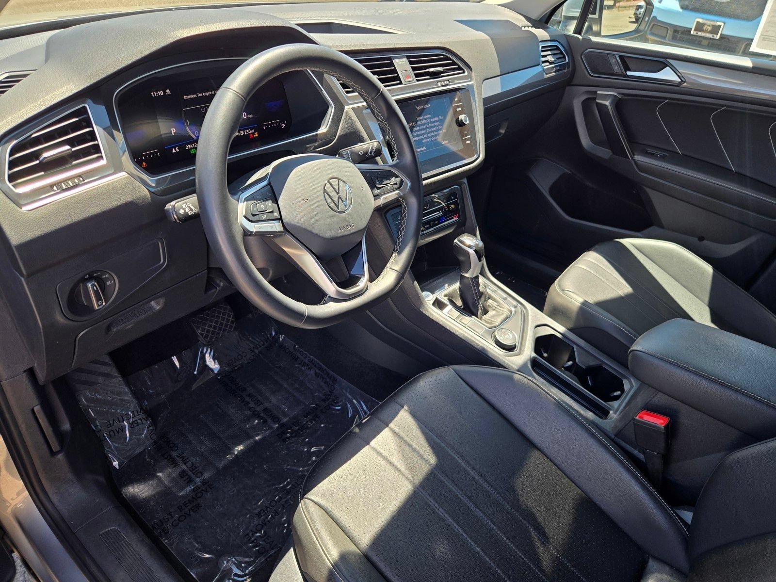 Used 2024 Volkswagen Tiguan SE AWD/4WD image 10
