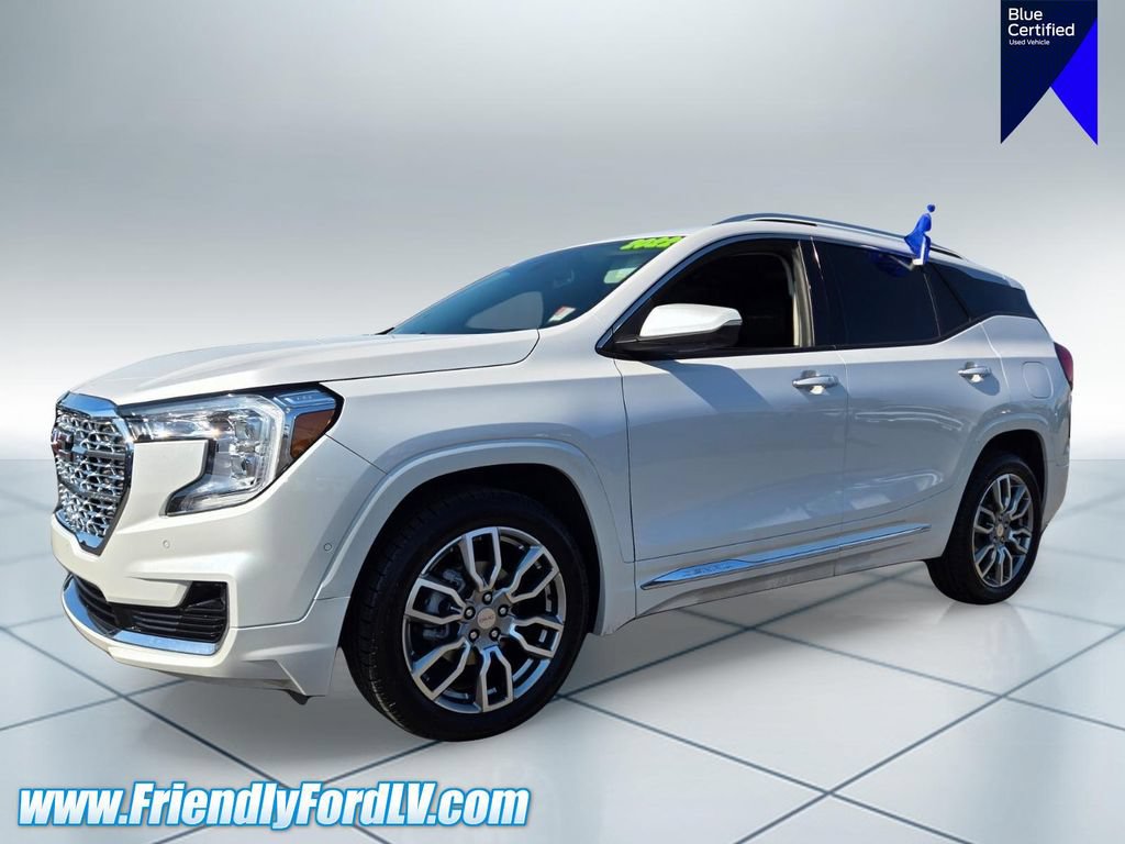 Used 2022 GMC Terrain Denali w/ Denali Premium Package AWD/4WD image 3