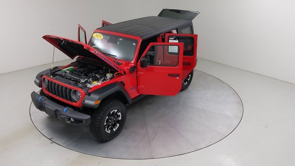 Used 2025 Jeep Wrangler Unlimited Rubicon 4xe w/ Convenience Group AWD/4WD image 58
