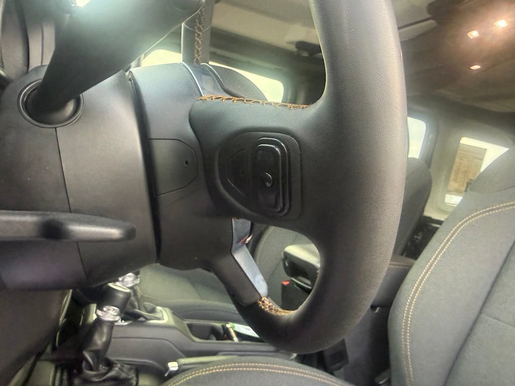 Used 2024 Jeep Wrangler Unlimited Sahara AWD/4WD image 22