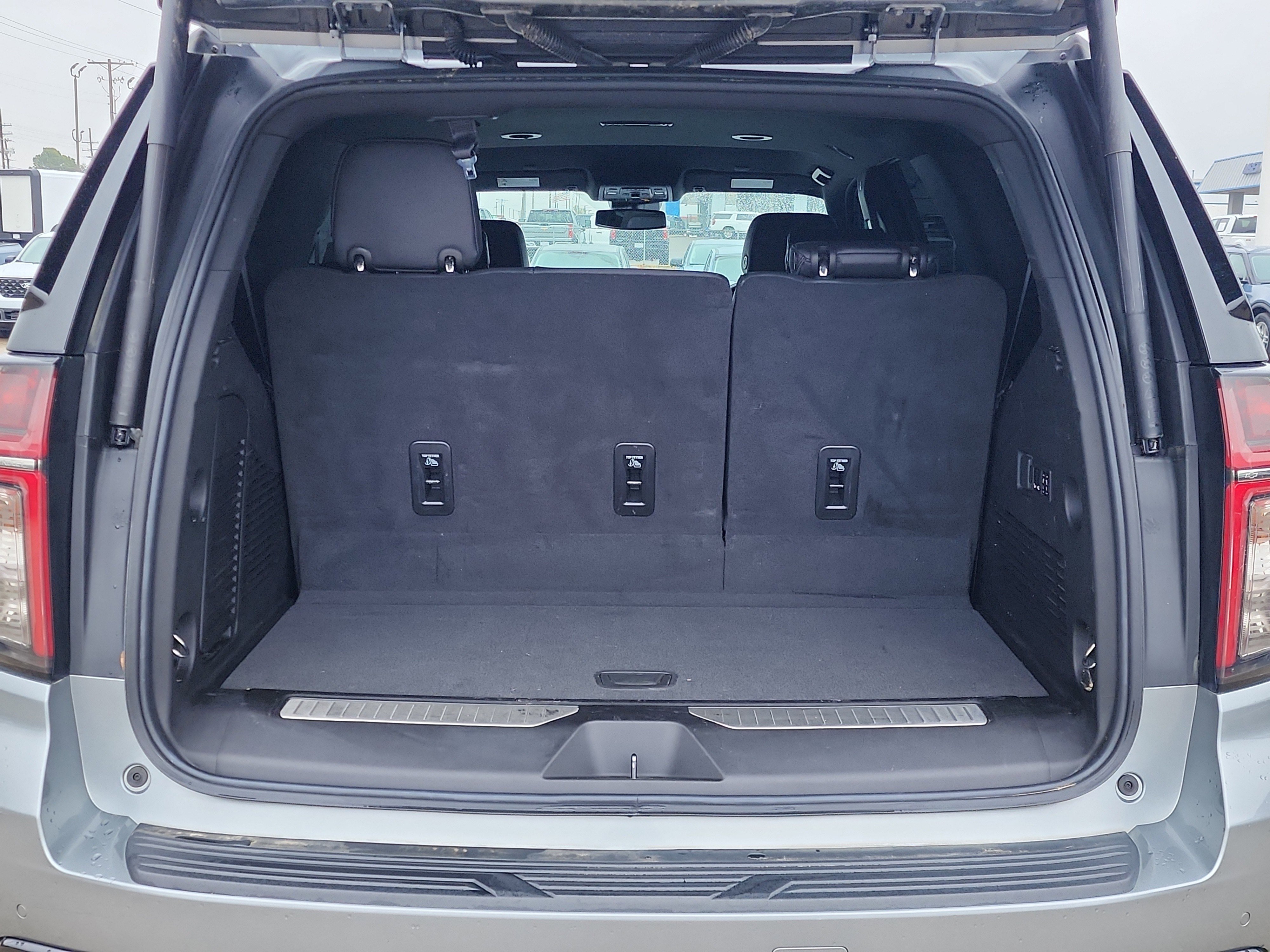 Used 2023 Chevrolet Tahoe RST w/ Luxury Package image 15