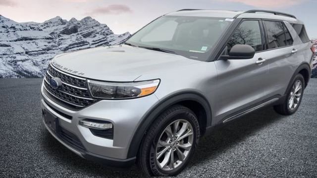 Certified 2021 Ford Explorer XLT w/ Equipment Group 202A image 7