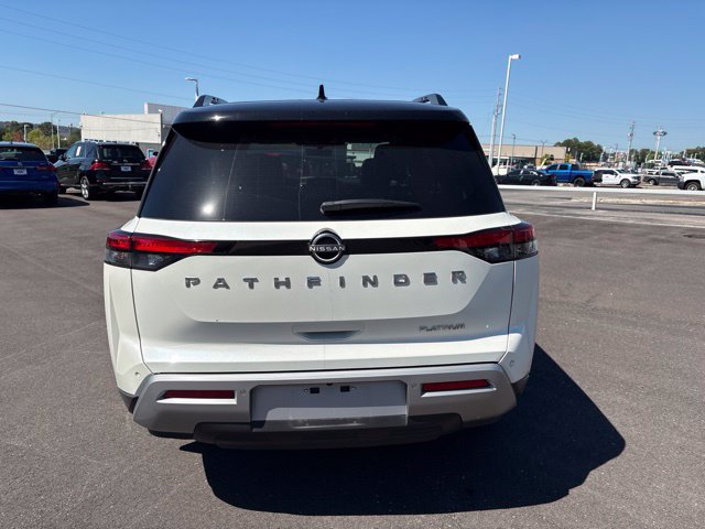 Used 2024 Nissan Pathfinder Platinum FWD image 5