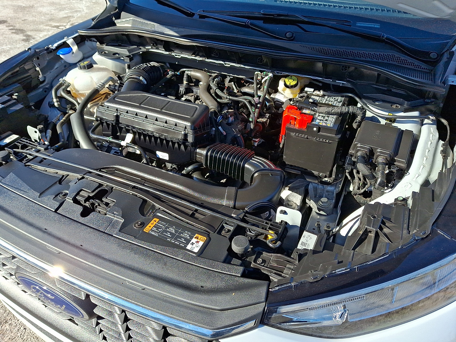 Certified 2025 Ford Escape Active AWD/4WD image 30