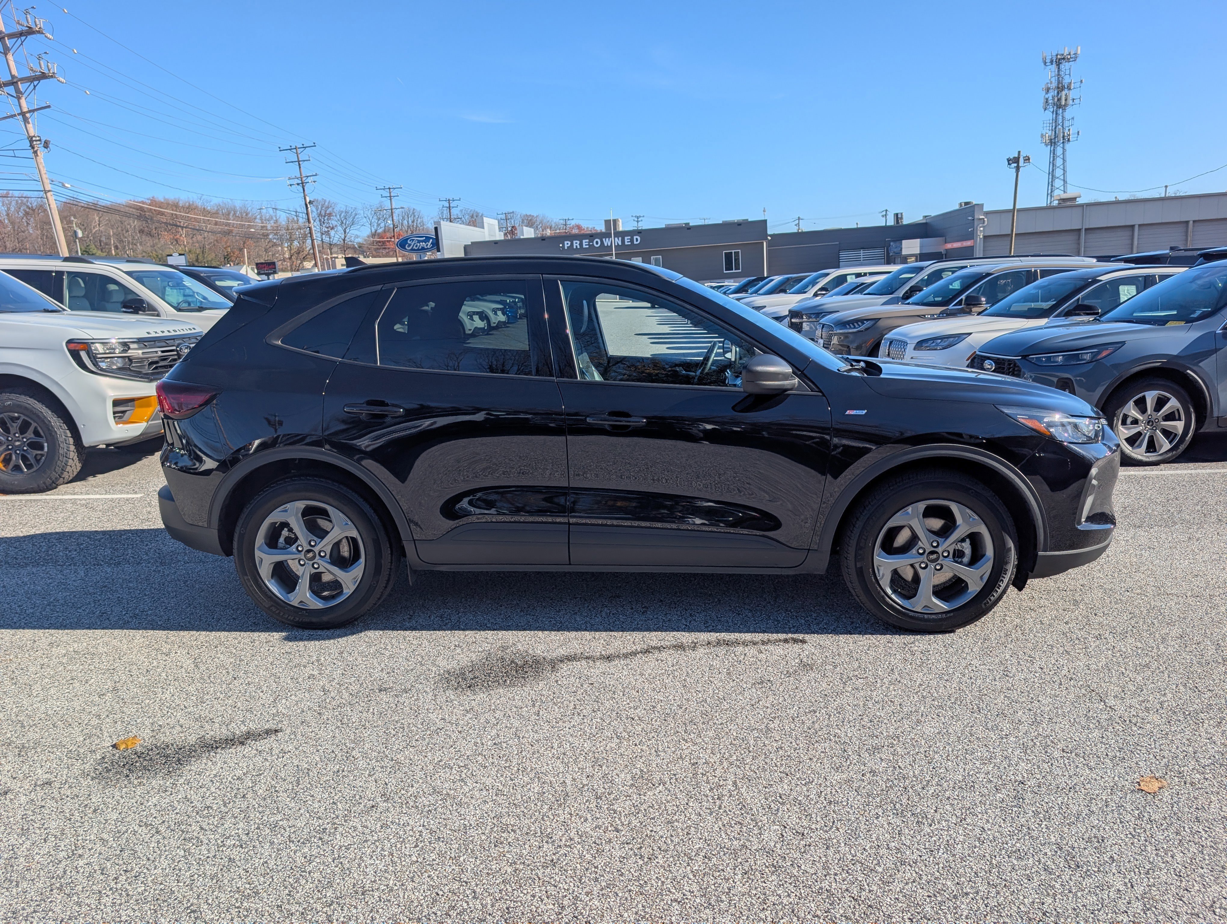 Certified 2025 Ford Escape ST-Line image 2