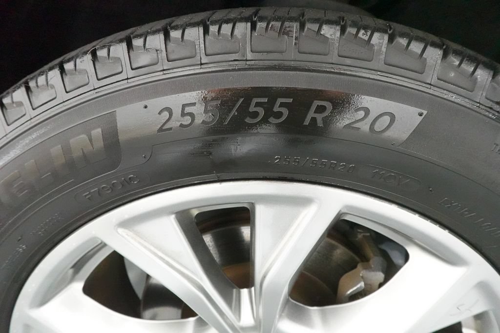 Certified 2023 Ford Explorer Limited AWD/4WD image 39