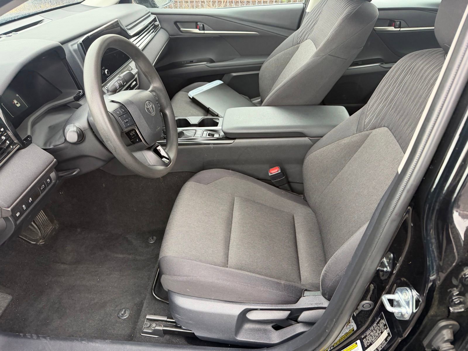 Used 2025 Toyota Camry LE FWD image 10