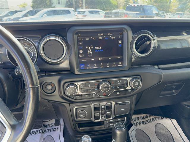 Used 2023 Jeep Wrangler Unlimited Sahara AWD/4WD image 10