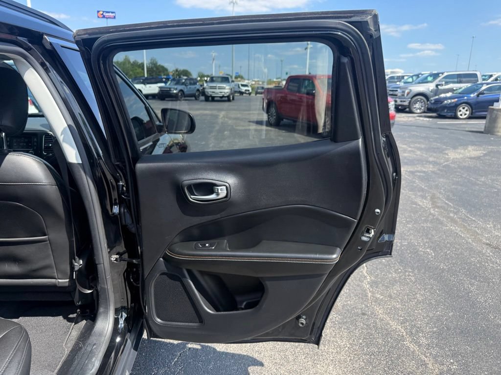Used 2018 Jeep Compass Latitude AWD/4WD image 53