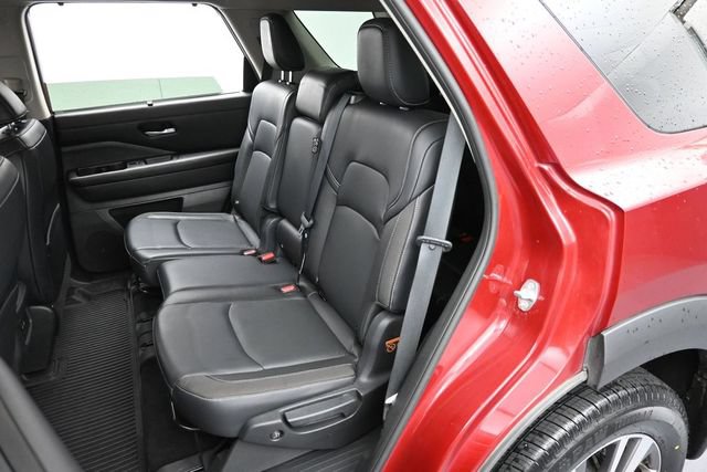 Used 2022 Nissan Pathfinder SL AWD/4WD image 27