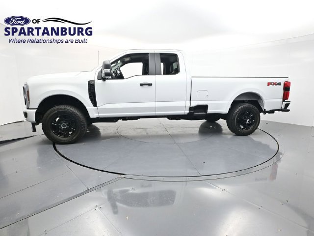 Certified 2025 Ford F350 XL w/ STX Appearance Package AWD/4WD image 4