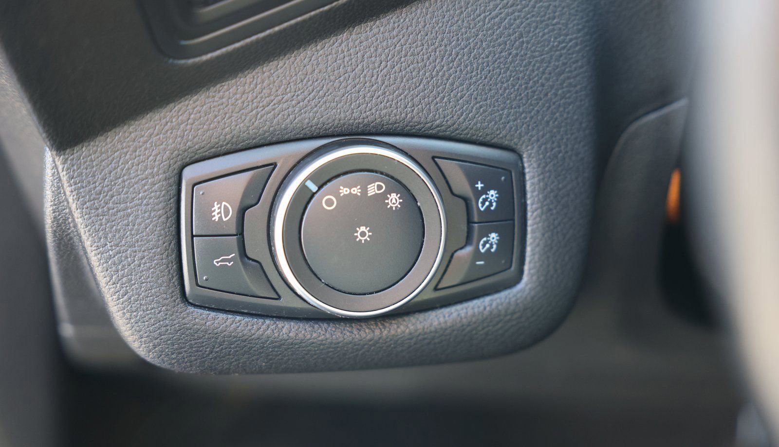 Certified 2019 Ford Escape SEL image 20