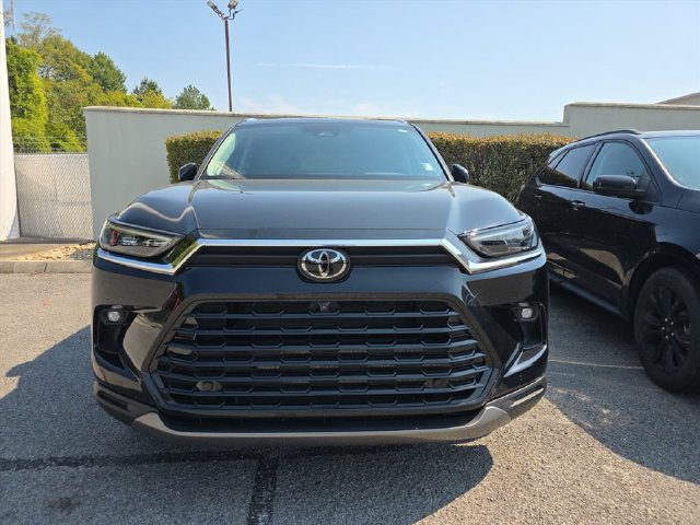 Used 2025 Toyota Grand Highlander AWD image 6
