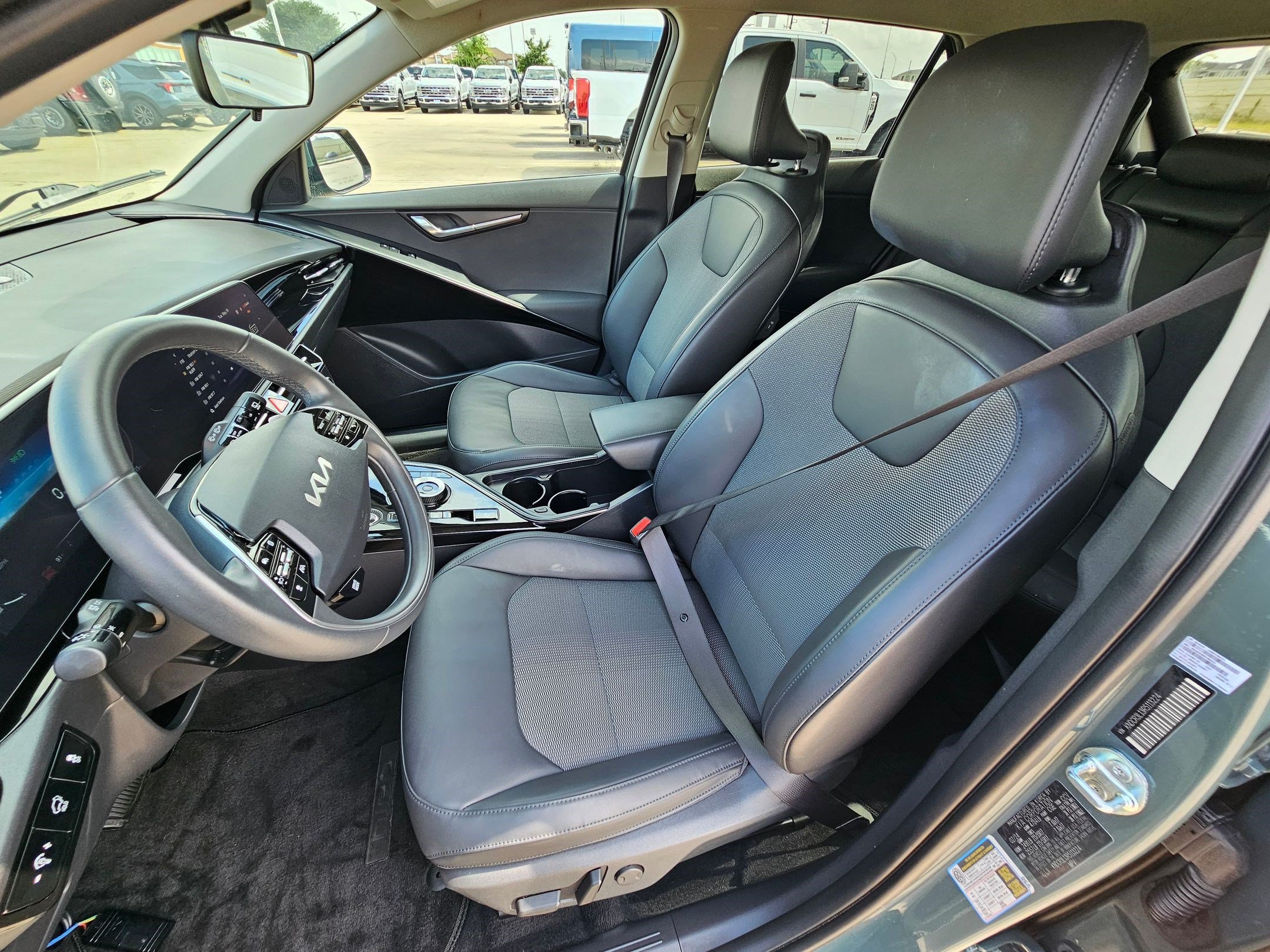 Used 2024 Kia Niro Wind FWD image 17