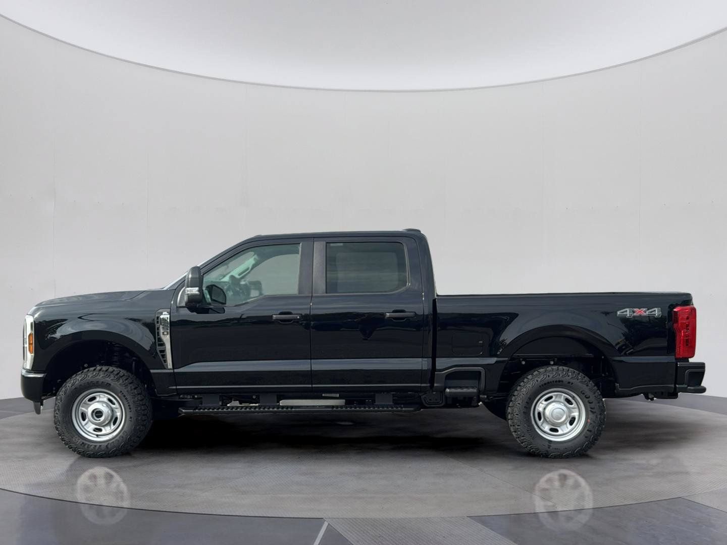 Certified 2026 Ford F250 XL w/ XL Off-Road Package AWD/4WD image 2