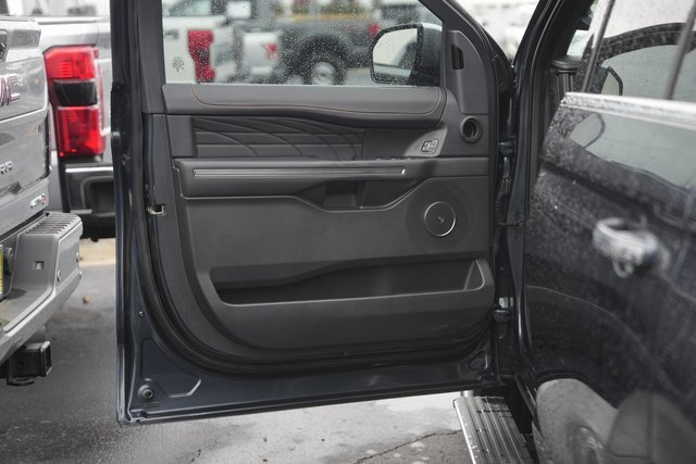 Certified 2023 Ford Expedition Platinum image 30