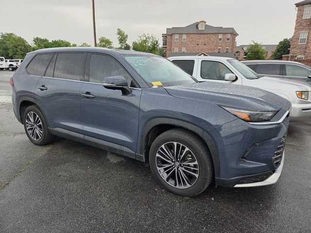 Used 2024 Toyota Grand Highlander AWD Hybrid image 3
