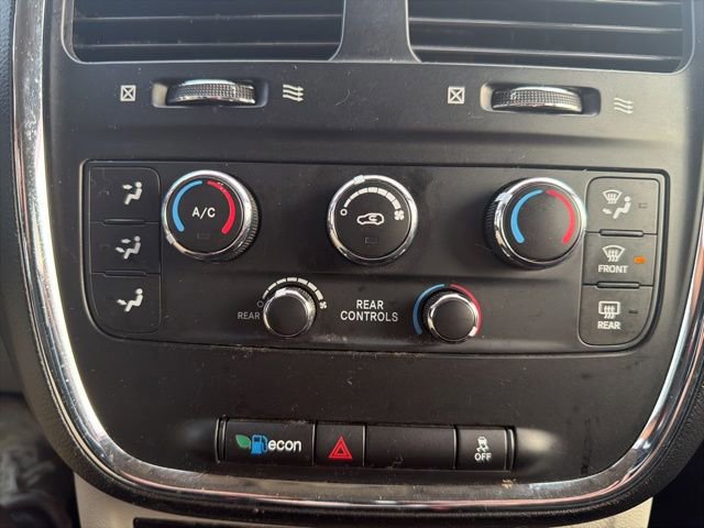 Used 2018 Dodge Grand Caravan SE FWD image 23